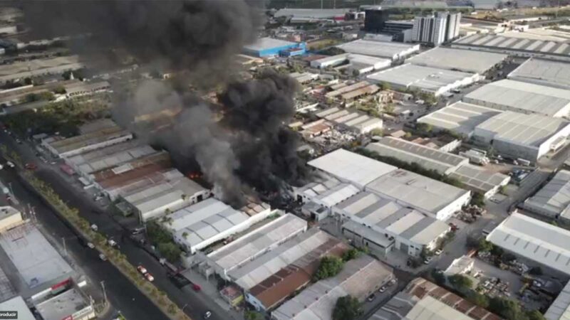 Incendio Consume Bodegas De Pl Stico En Apodaca Nuevo Le N Unotv