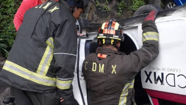 México Cuernavaca aparatoso accidente deja 4 personas lesionadas UnoTV