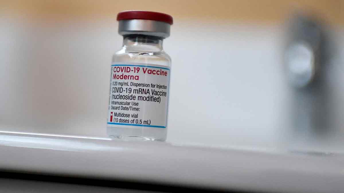 ¿Es posible vacunarse contra COVID-19 e influenza al mismo tiempo?