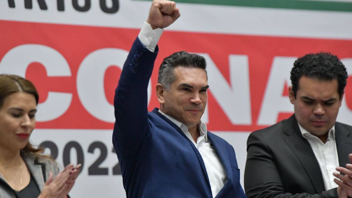 Alejandro Moreno extenderá su estadía en el PRI; grupos en su contra pueden estar perdiendo fuerza
