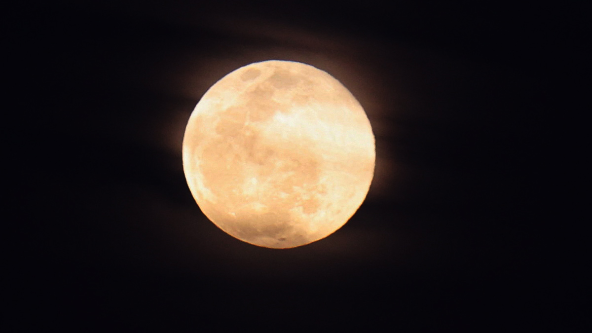 Las increíbles imágenes de la Luna de Gusano, así se vio en México y en el mundo