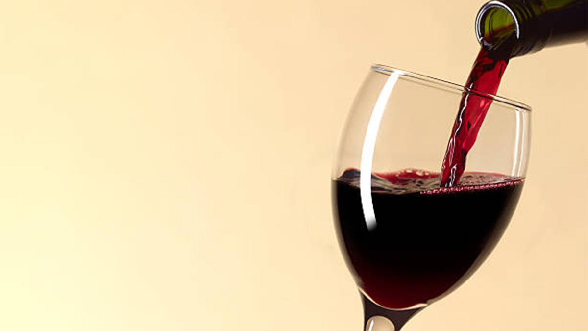 ¿Cómo conservar el vino después de abrir la botella?