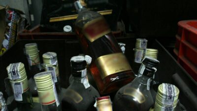 ALCOHOL ADULTERADO deja 5 muertos en queretaro