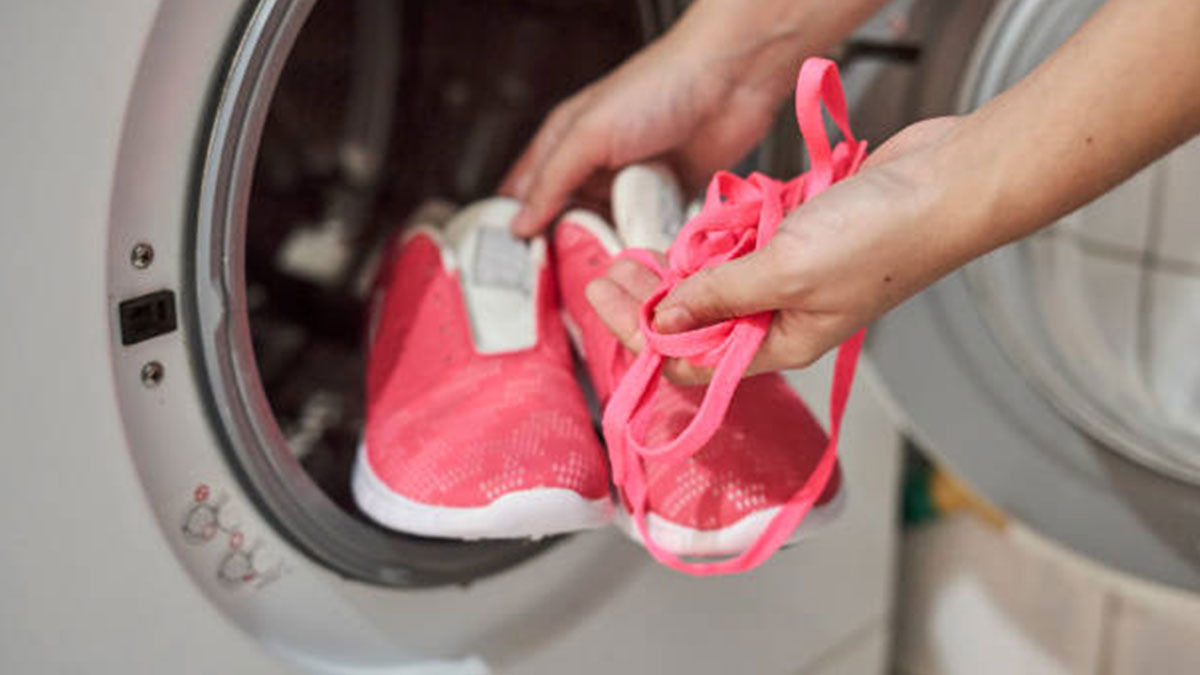 ¿Cómo lavar los tenis en la lavadora sin dañarlos?