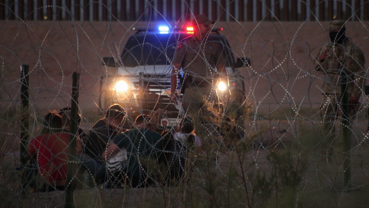 Inician proceso de deportación de 250 migrantes detenidos en Coahuila