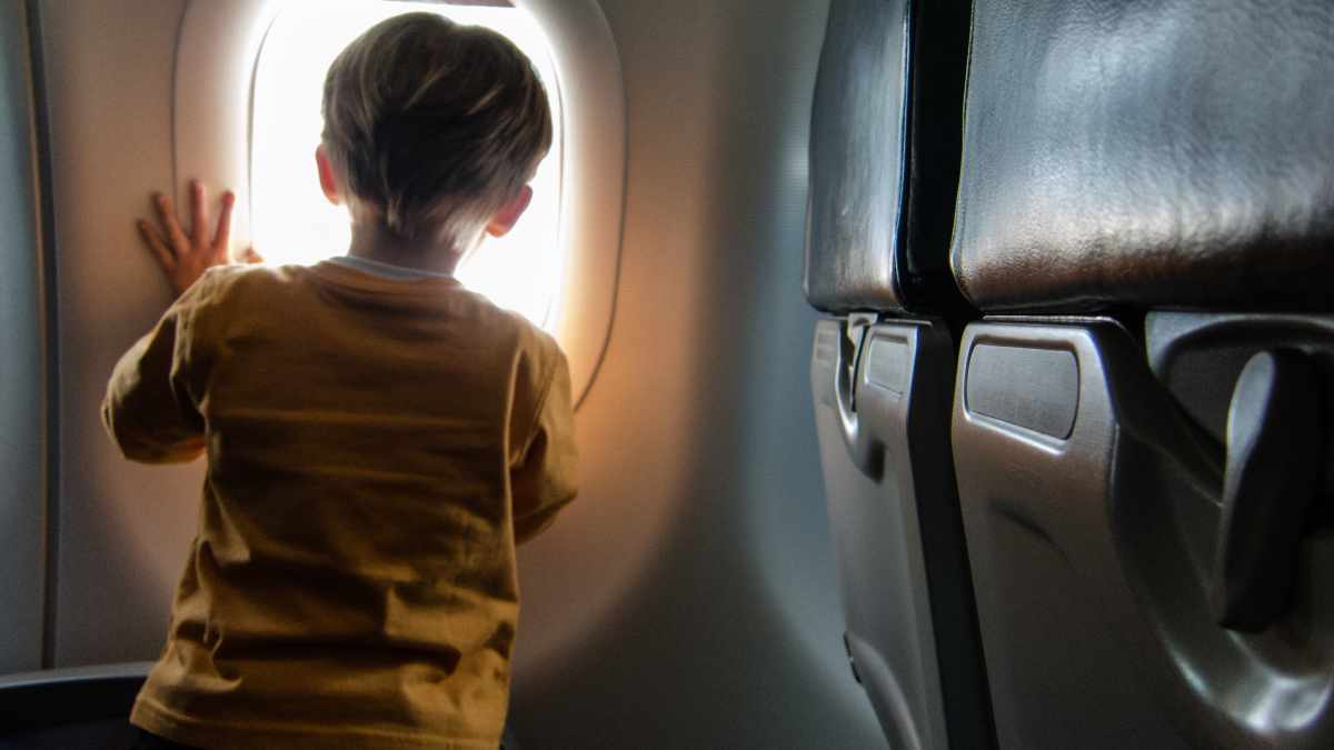¿Qué necesita un niño para viajar solo?