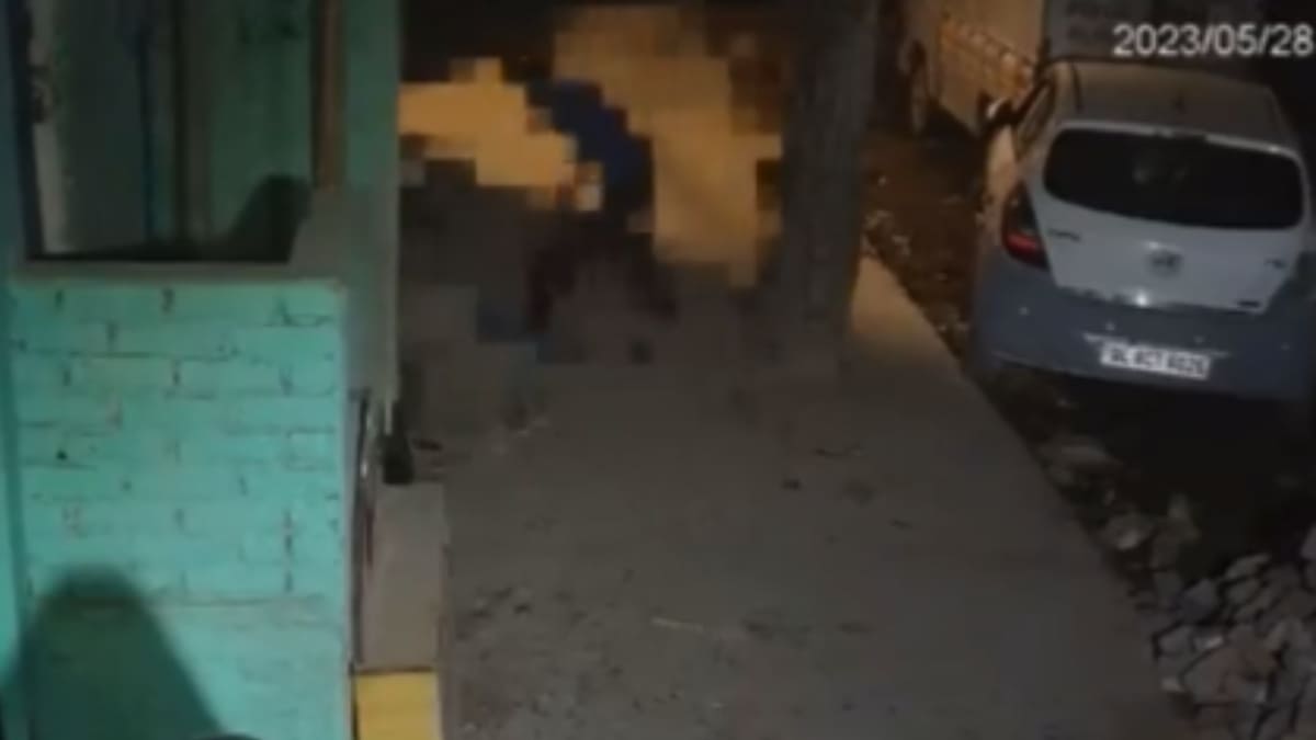 Indigna video: hombre mata a puñaladas a niña por rechazar sus insinuaciones