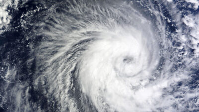 ¿Qué es un tifón y cuál es su diferencia con un huracán?