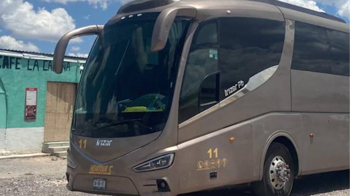 Investigan secuestro de 50 migrantes en Matehuala, San Luis Potosí; hallan autobús en Nuevo León
