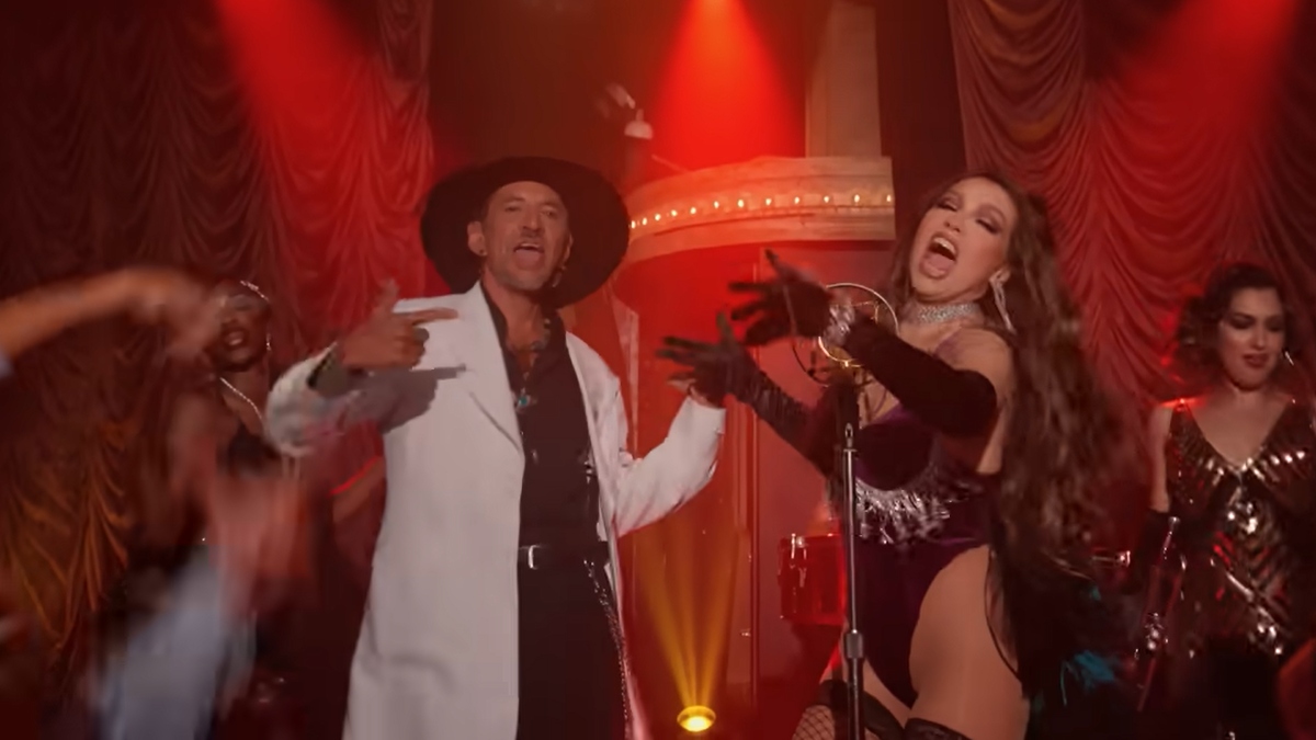 Thalía lanza nueva versión de “Pachuco” y las redes la tunden