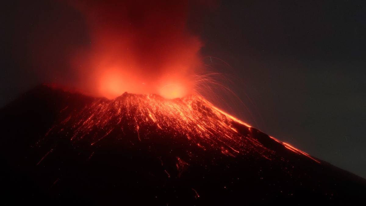 Volcán Popocatépetl podría continuar con intensa actividad, dicen expertos
