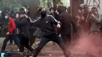 Manifestantes en París durante las protestas del Día del Trabajo