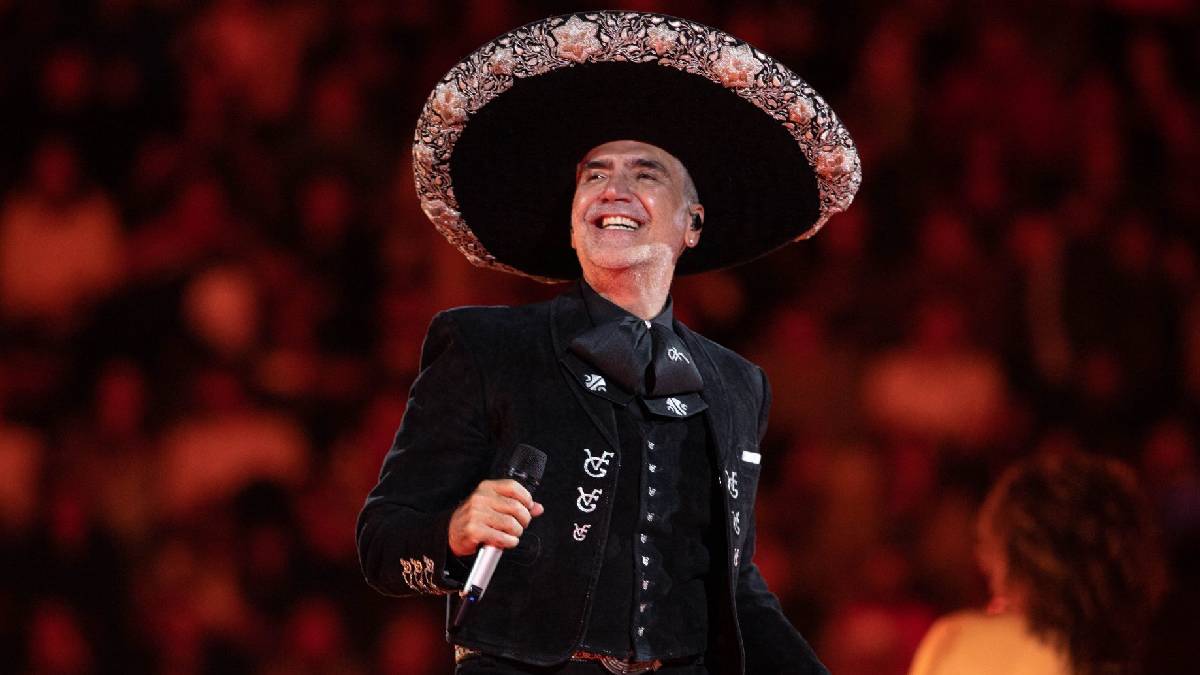 Alejandro Fernández defiende “Mátalas” y pide a fans que se retiren de su concierto