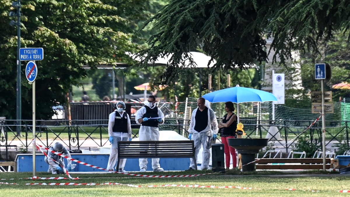 Ataque con cuchillo en parque de Francia deja al menos seis personas heridas; agresor es detenido