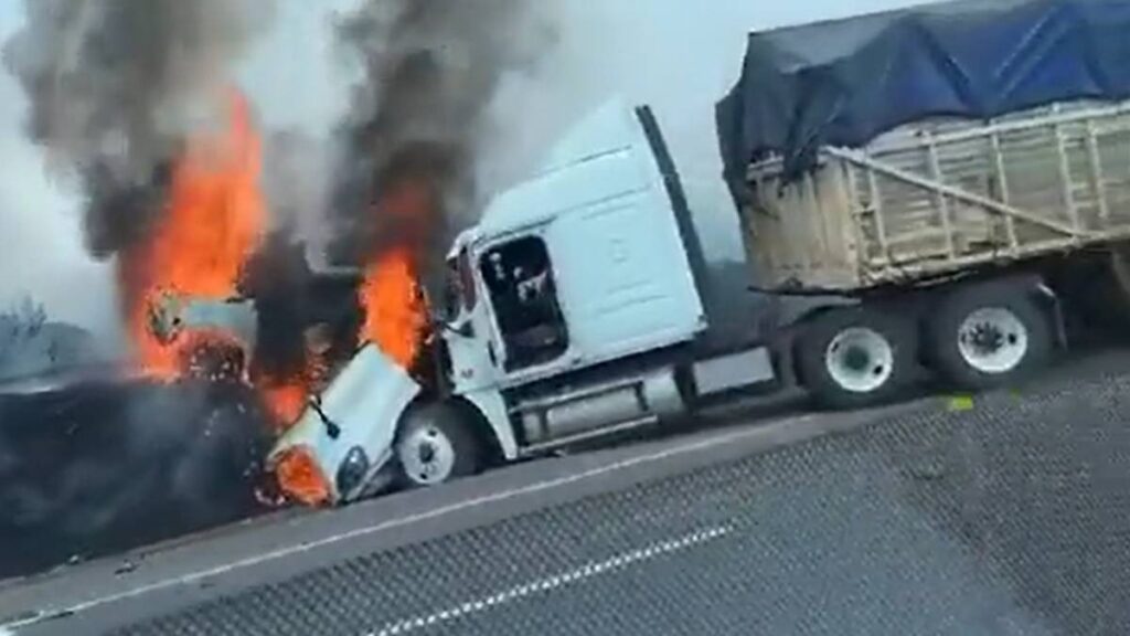 Autopista Zapotlanejo-Lagos de Moreno: reportan choque múltiple
