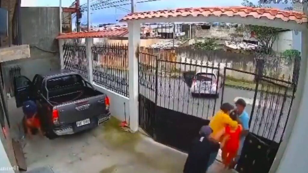 En Ecuador un hombre suplica ante secuestro de su esposa; pide se lo lleven a él