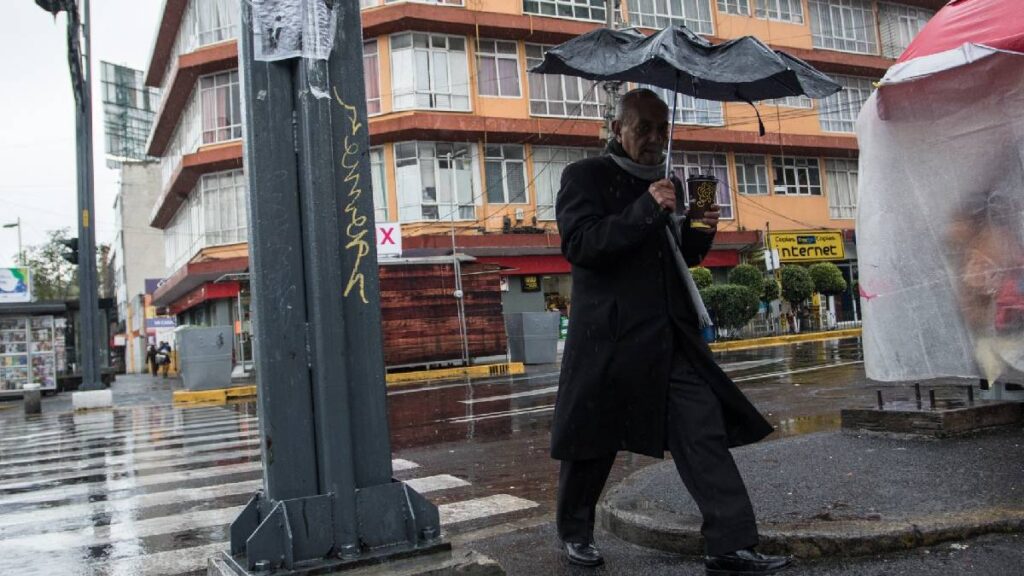 Chubascos y lluvias en Ciudad de México.