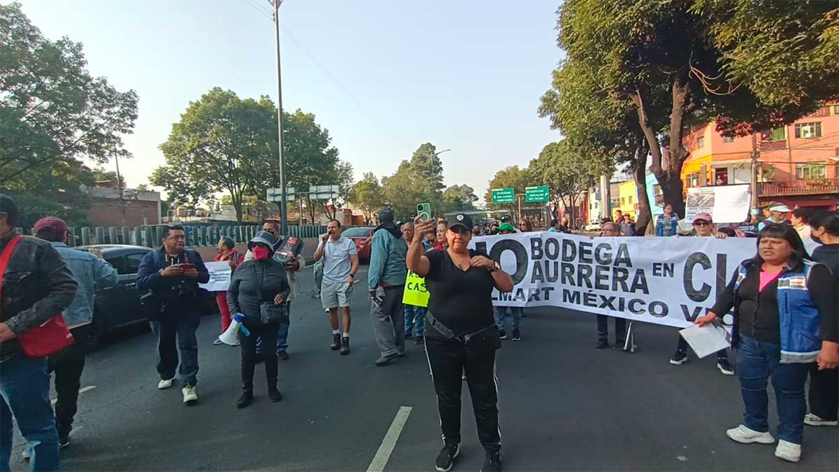 ¡Caos vial! Vecinos cierran Aquiles Serdán; protestan por conciertos en Parque Bicentenario