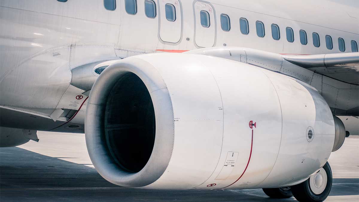 Empleado de aerolínea muere tras ser succionado por turbina en aeropuerto de EU
