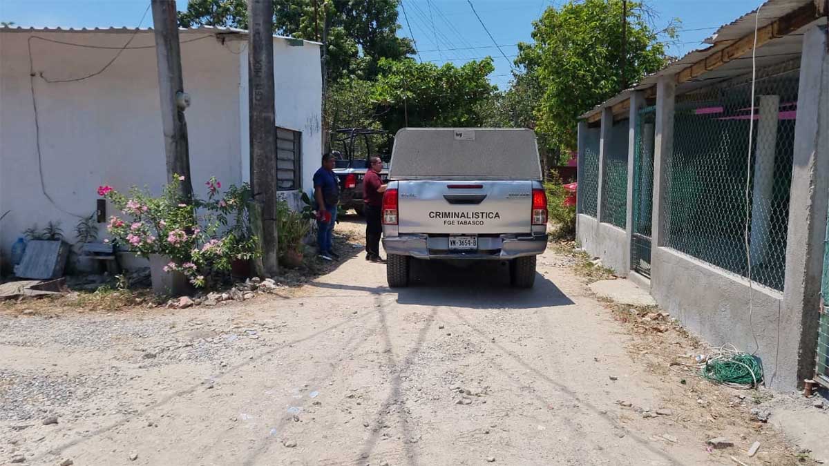 Familia muere asfixiada al dormir en su auto; buscaba refugio de la ola de calor en Tabasco