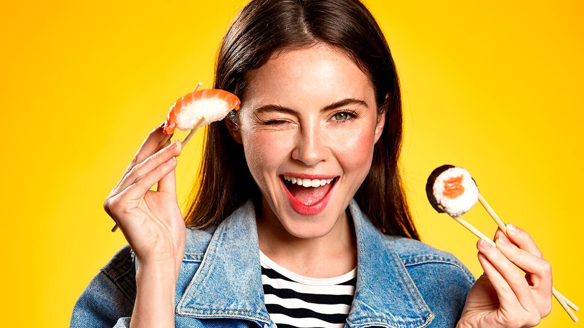¿Cuál es la forma correcta de comer sushi? UnoTV
