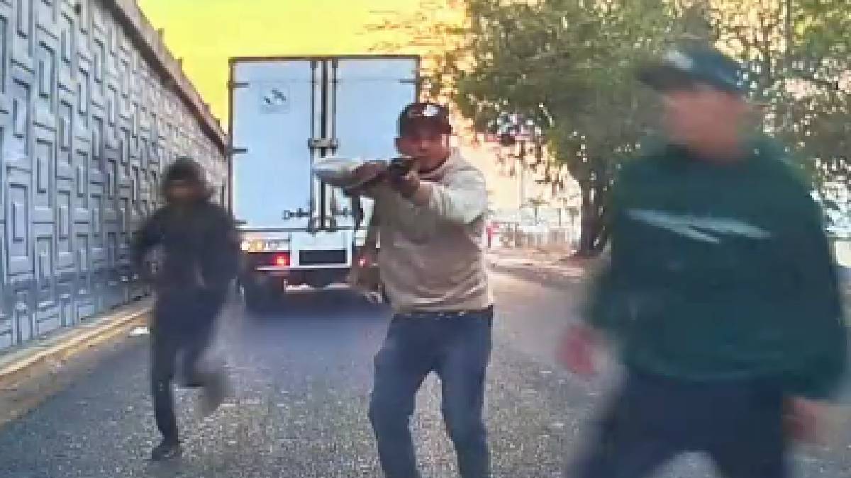 Captan “levantón” en Guadalajara: hombres armados paran tránsito y se llevan a dos personas