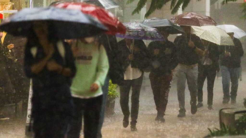 Lluvias e intervalos de chubascos en la Ciudad de México