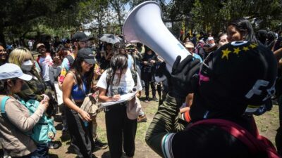Marcha de estudiantes de la FAD de la UNAM en Ciudad Universitaria, CDMX