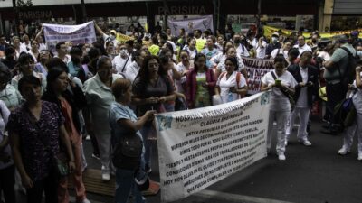Marchas CDMX: protesta de trabajadores del sector salud en el Centro de la CDMX