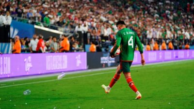 Jugador de la Selección de México de futbol tras perder ante Estados Unidos