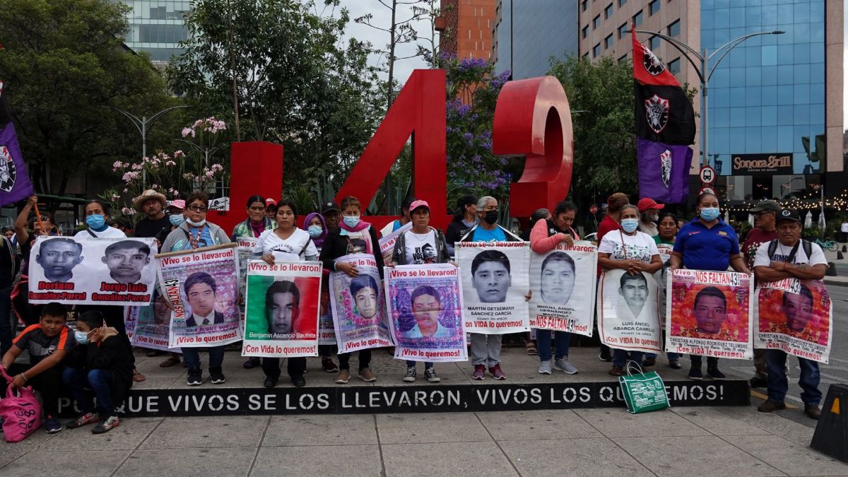 Dictan auto de formal prisión en contra de 8 militares por caso Ayotzinapa
