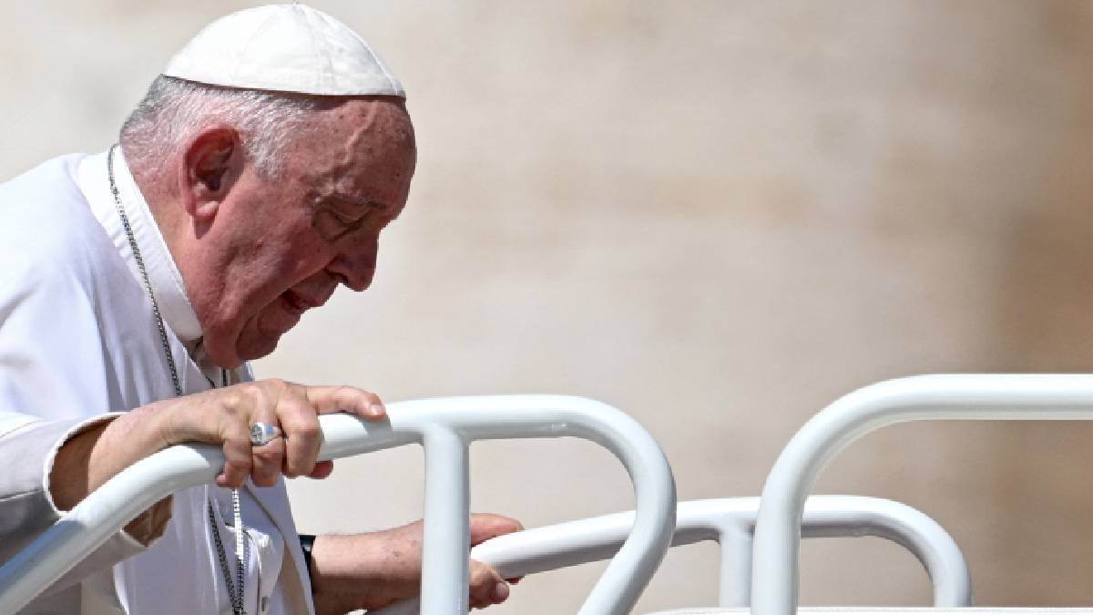 Papa Francisco será operado de urgencia por riesgo de obstrucción intestinal