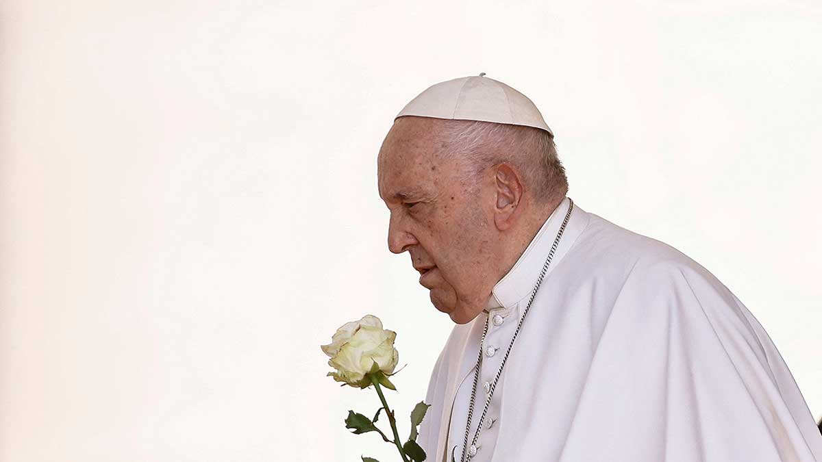 “Evoluciona sin complicaciones”: el Papa Francisco saldrá del hospital en los próximos días