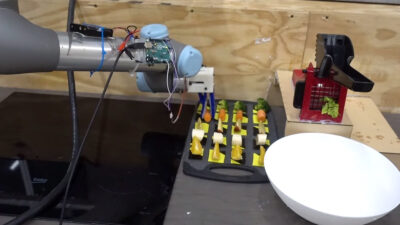 Chef robot aprende a cocinar viendo videos de recetas y crea nuevos platillos