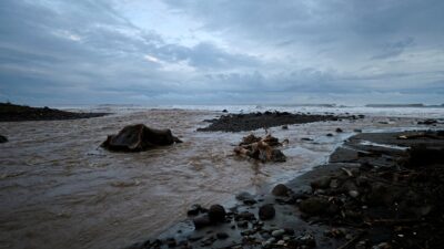 Depresión tropical: Playa devastada en El Salvador tras el paso del huracán Julia