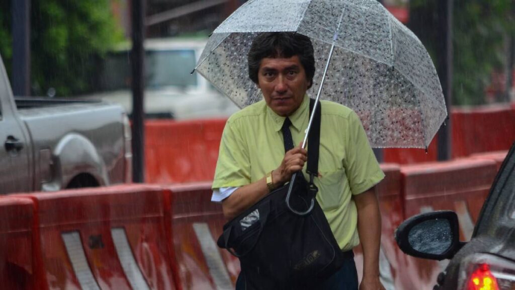 Lluvias e intervalos de chubascos en la CDMX