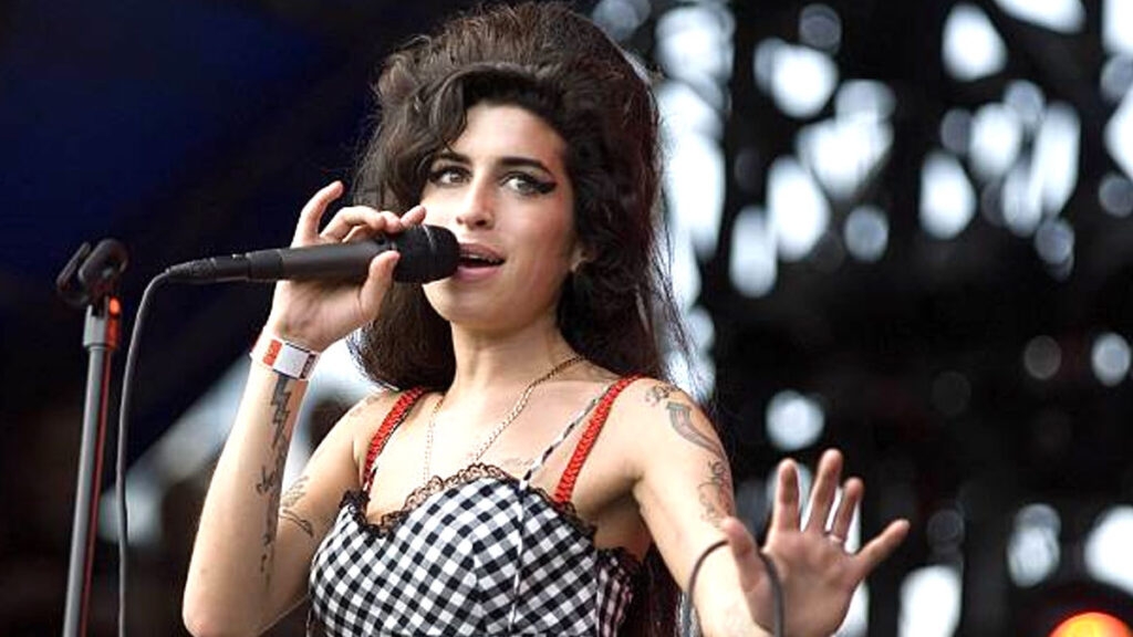 Amy Winehouse Mono Colmena Peinado