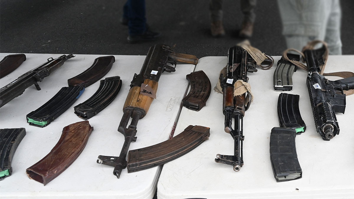 México insta a EU a reactivar demanda contra fabricantes de armas