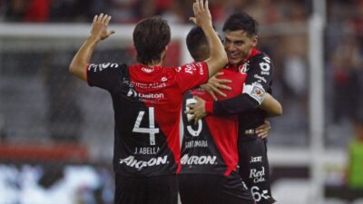 Jugadores de Atlas festejan su triunfo ante Cruz Azul en la Jornada 1 del Apertura 2023