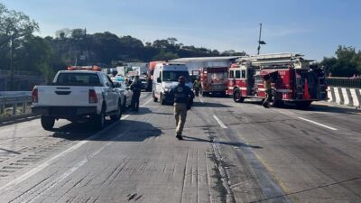 Autopista México-Querétaro, carambola provoca cierre vial