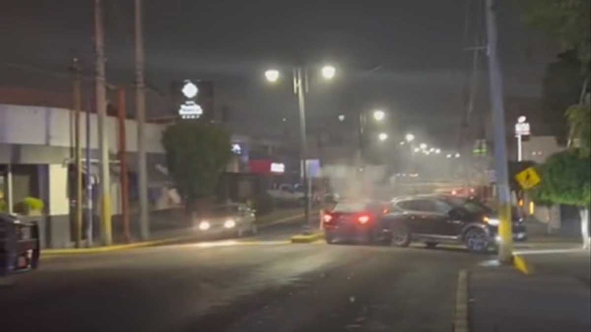 ¡Borrachos en fuga! Conductor provoca fuerte choque por evitar alcoholímetro en Cholula, Puebla