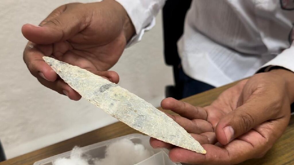 Descubren ofrenda de cuchillos prehispánica en Kulubá, Mérida, Yucatán