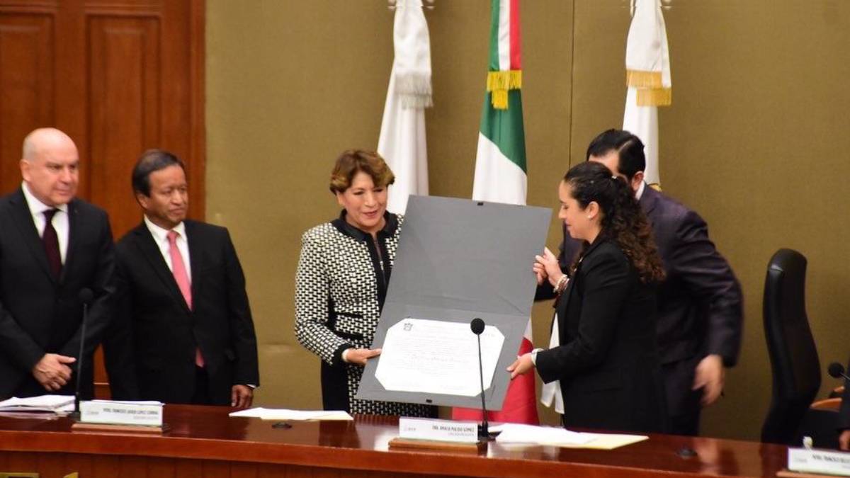 Delfina Gómez recibe constancia de mayoría como gobernadora electa del Edomex