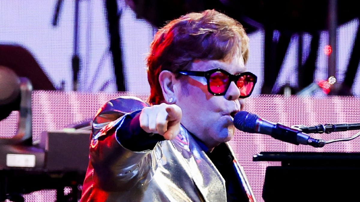 Elton John: así interpretó su última canción sobre los escenarios