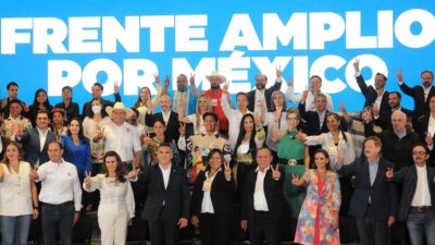 Frente Amplio por México: presidenciables y representantes de PRI, PAN y PRD durante la presentación de la plataforma