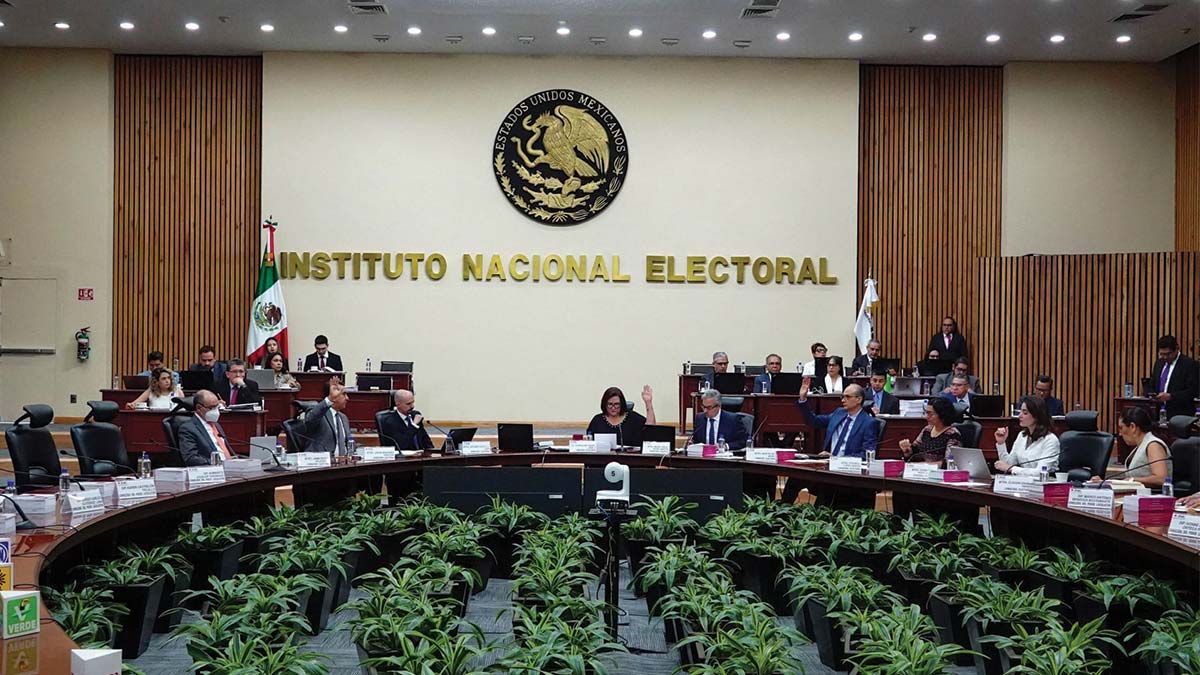 INE emite lineamientos para procesos de “corcholatas” y el Frente Amplio por México