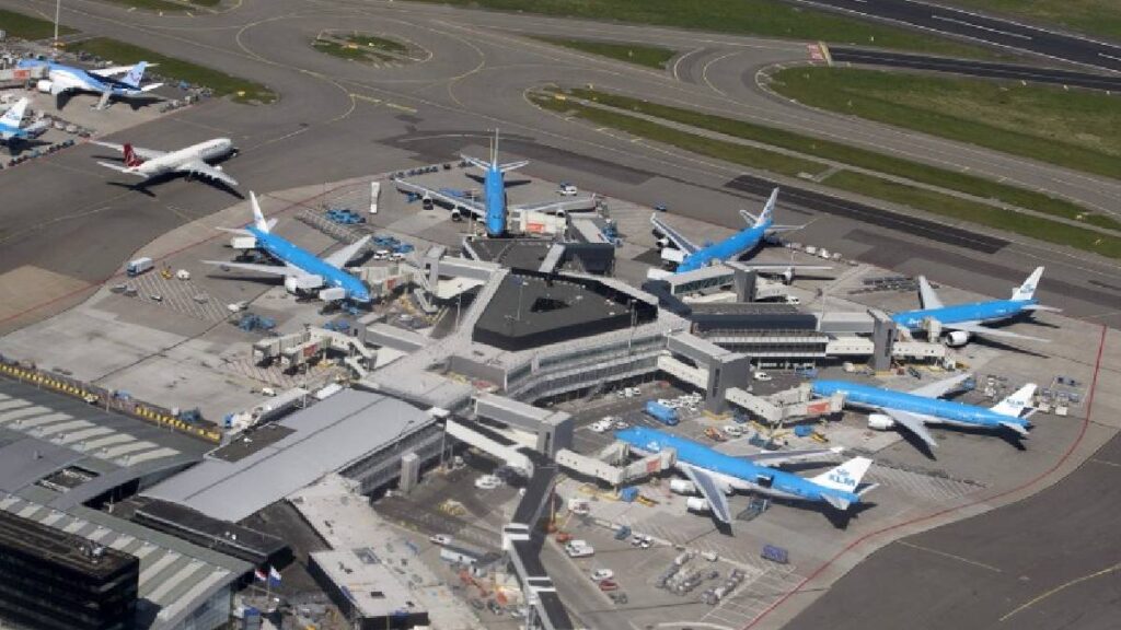 Suspenden vuelos en Ámsterdam por fuertes vientos