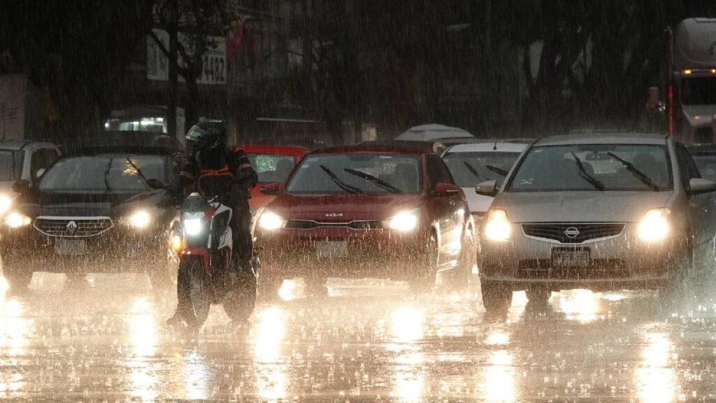 Lluvias Y Chubascos En Cdmx.