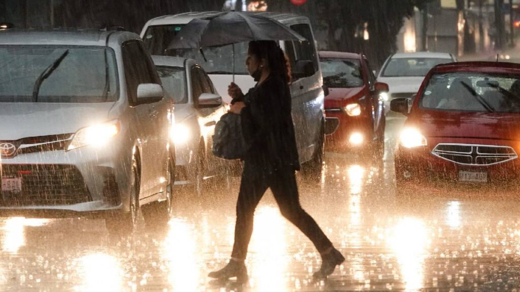 Lluvias Y Chubascos En La CDMX