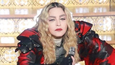 Madonna: la cantante está "débil y muy cansada"; su gira está en vilo